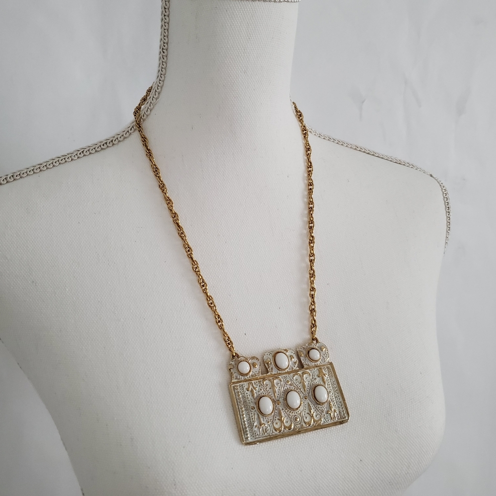 Accessocraft NYC Vintage Cabochon Pendant necklace